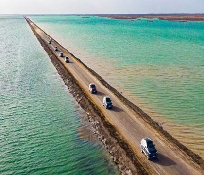 中国青海格尔木海西雅丹地貌群一日游【VIP小团商务SUV 万丈盐桥+小柴旦胡+315公路+西台】线路推荐